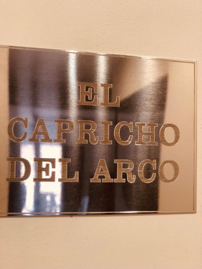 El Capricho Del Arco_Apartamentos Burgos Catedral 外观 照片